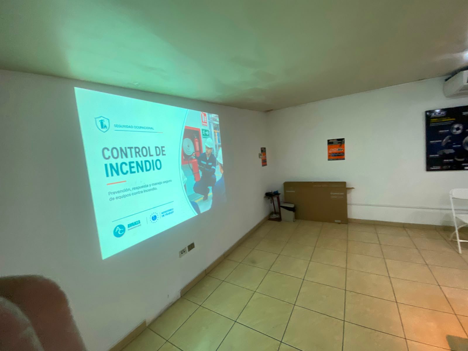 Participantes durante la capacitación